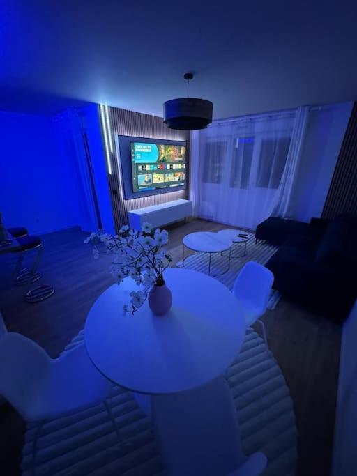 T4 De 87m2 A 5min De Paris Apartment *